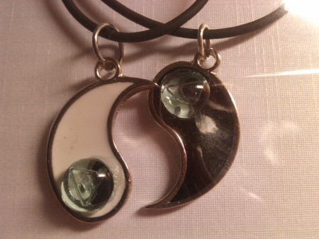 TACHYONOVÉ ŠPERKY A POMŮCKY